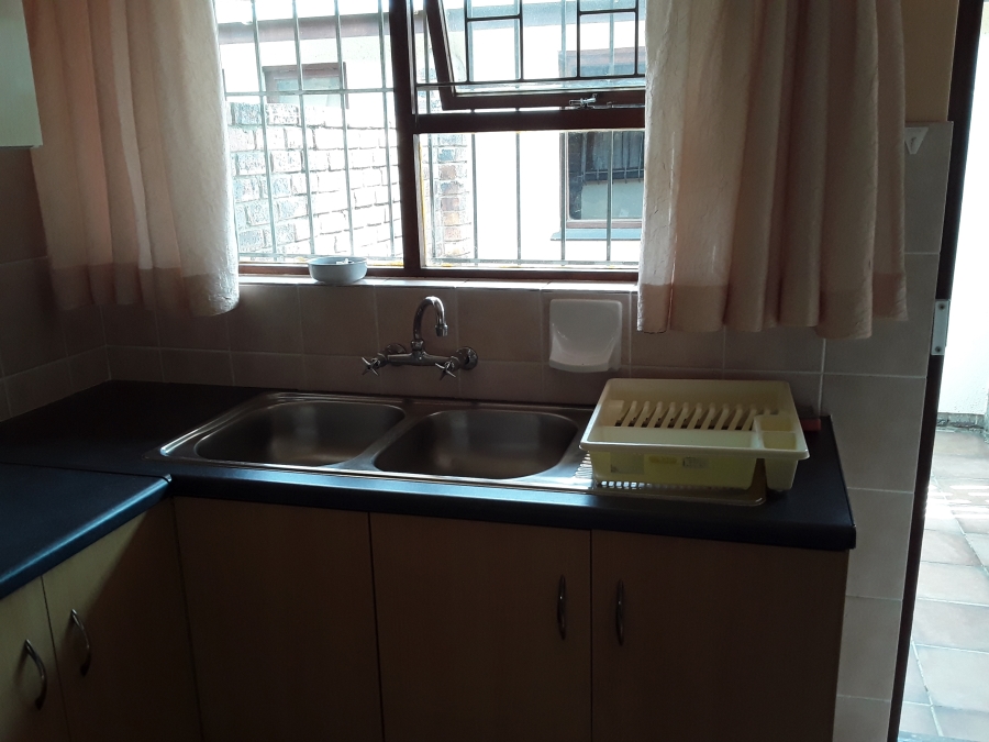 To Let 3 Bedroom Property for Rent in Somerset Park Western Cape